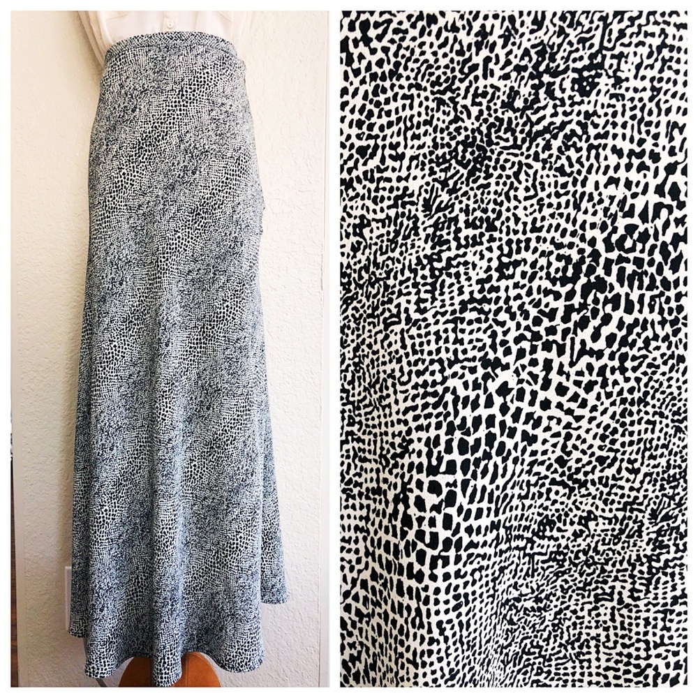 Black and White Snakeskin Print Skirt